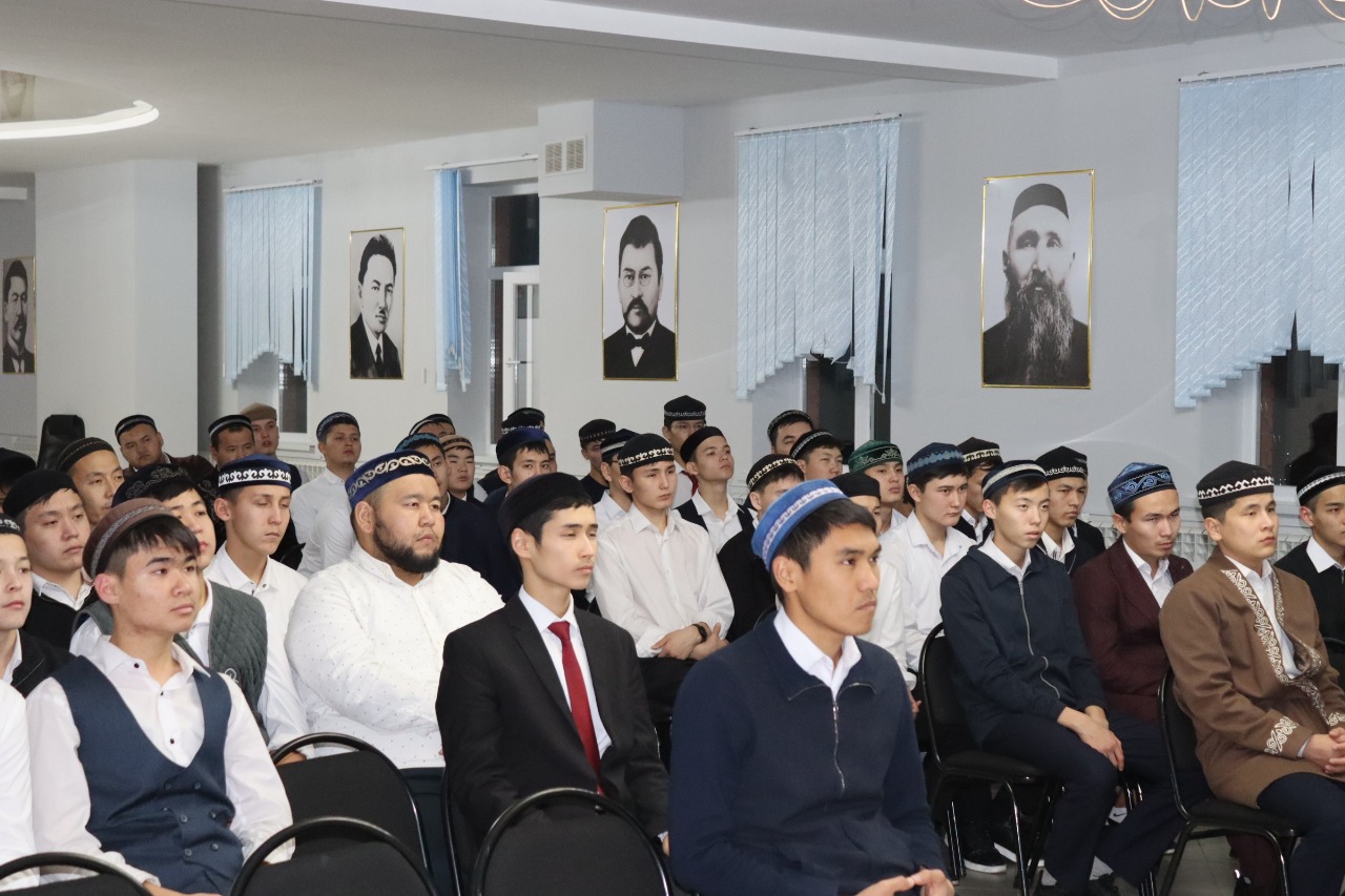 АҚТӨБЕ: МЕДРЕСЕ ШӘКІРТТЕРІНЕ СЕМИНАР
