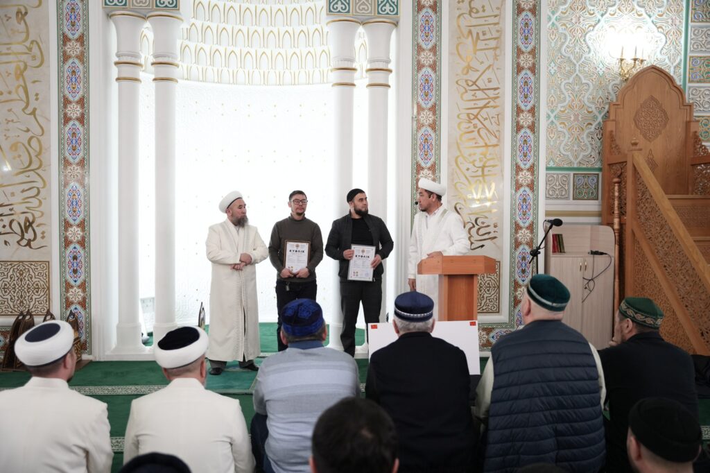 КӨКШЕТАУДА ҚОҒАМДЫҚ ТАМАҚТАНУ ОРЫНДАРЫНА «QMDB HALAL» КУӘЛІГІ БЕРІЛДІ