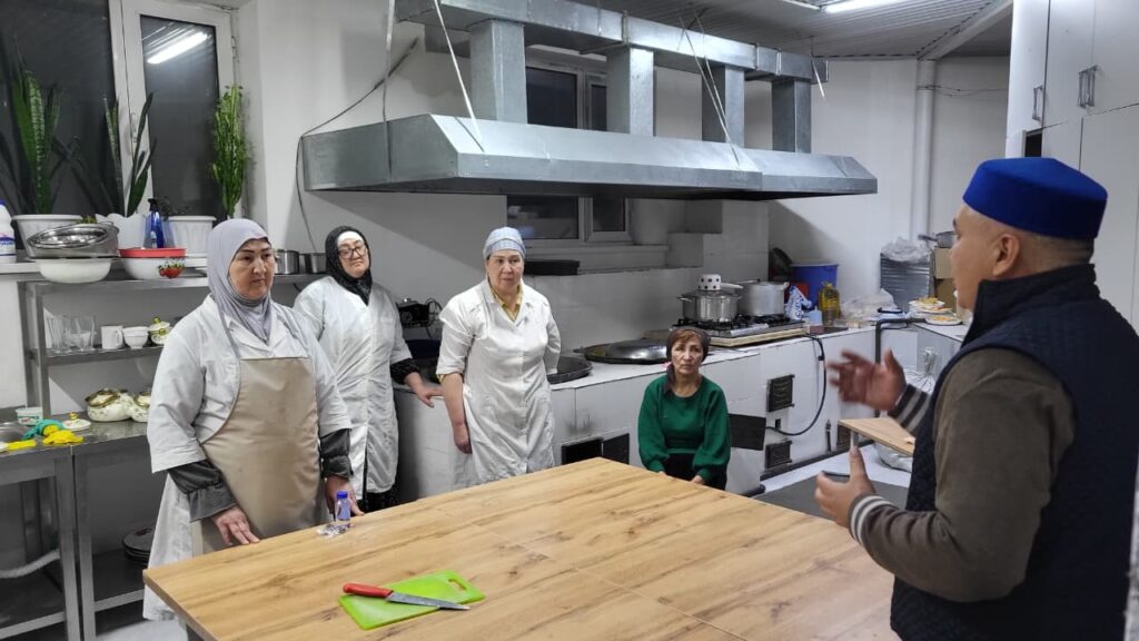 АЙҚАП МЕШІТІ МЕН МЕДРЕСЕ КОЛЛЕДЖДЕ АУЫЗАШАР ДАСТАРХАНЫ ТЕКСЕРІЛДІ