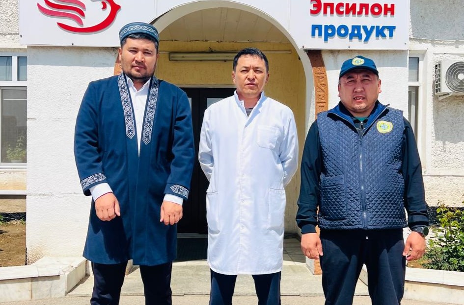 АЛМАТЫ ОБЛЫСЫНДАҒЫ «АЛАТАУ» ҚҰС ФАБРИКАСЫНДА АУДИТ ӨТІП, ҚАСАПШЫЛАРҒА КУӘЛІК ТАБЫСТАЛДЫ