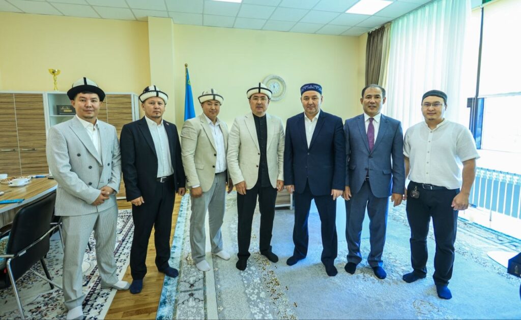 ҚЫРҒЫЗСТАН МҰСЫЛМАНДАРЫ ДІНИ БАСҚАРМАСЫНЫҢ «ХАЛАЛ» БӨЛІМІ ӨКІЛДЕРІ ҚАЗАҚСТАНҒА ІССАПАРМЕН КЕЛДІ
